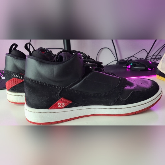 Jordan Fadeaway Bred AO1329-023 - Picture 2 of 6